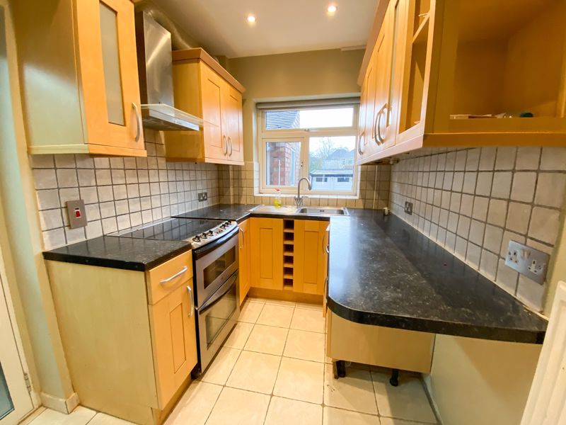 3 bed house to rent in Worlds End Lane 4