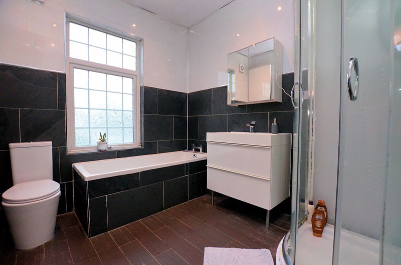 3 bed house for sale in Long Lane  - Property Image 7