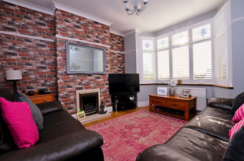 3 bed house for sale in Castle Road West 2