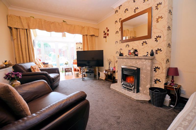 2 bed bungalow for sale in Causeway Green Road 2