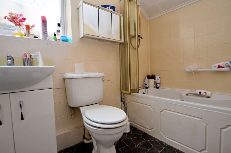 2 bed bungalow for sale in Causeway Green Road  - Property Image 8
