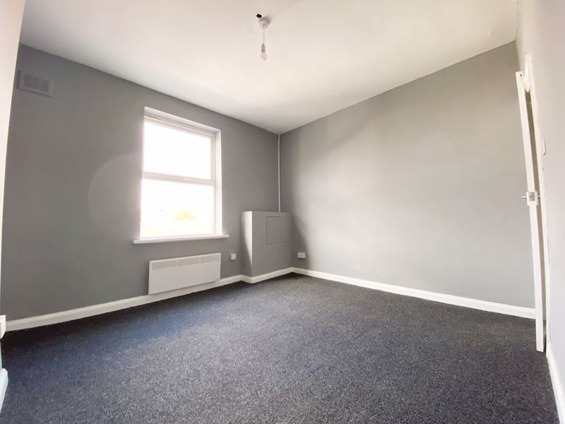 1 bed flat to rent in Barker Street 8