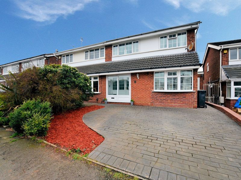 3 bed house for sale in Tay Grove  - Property Image 1