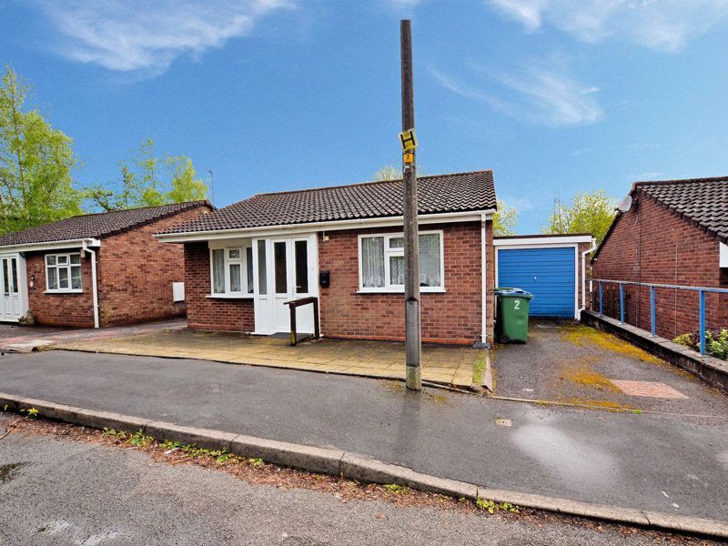 2 bed bungalow for sale in Apsley Close 1
