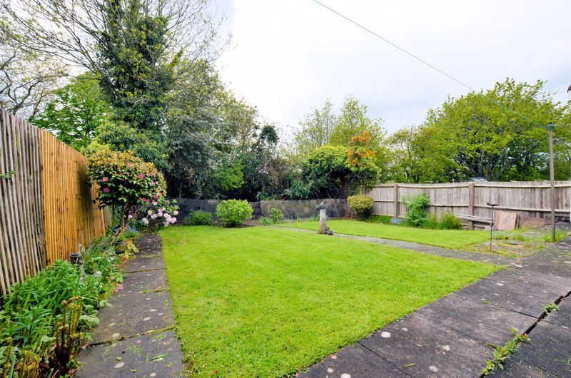 2 bed bungalow for sale in Apsley Close 10