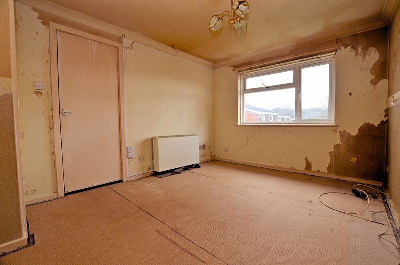 2 bed flat for sale in Warwick Close  - Property Image 2