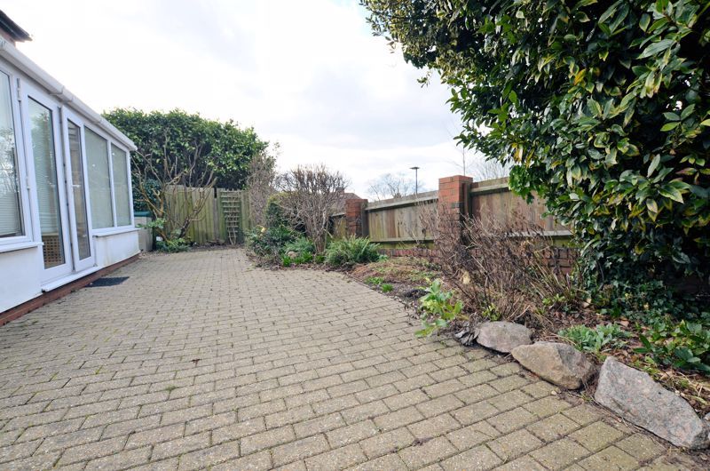 3 bed house for sale in Quinton Lane 19