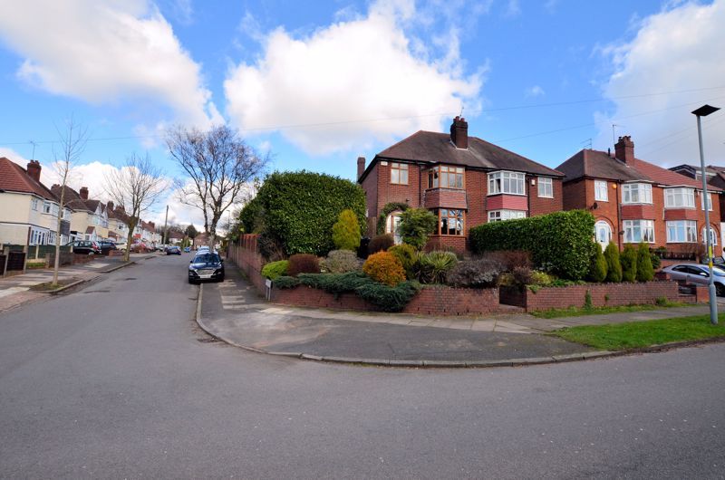 3 bed house for sale in Quinton Lane 23