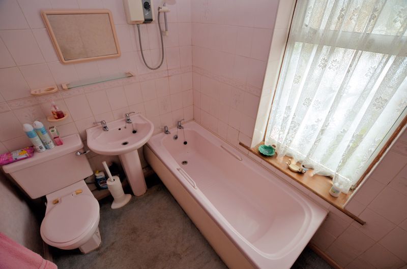 3 bed house for sale in Hall Road  - Property Image 7