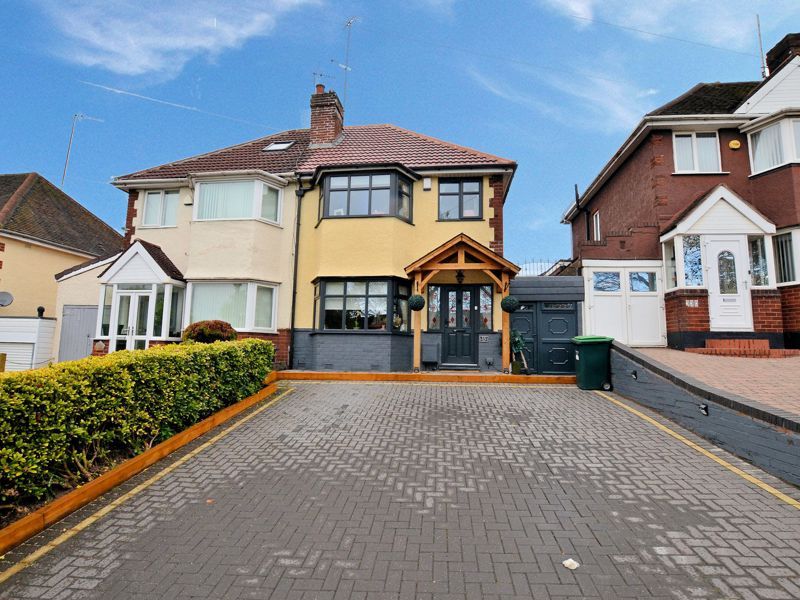 3 bed house for sale in Hagley Road West 1
