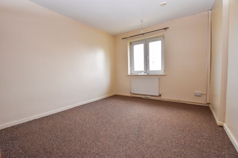 3 bed flat to rent in Capern Grove 4
