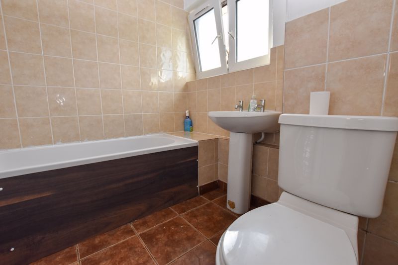 3 bed flat to rent in Capern Grove  - Property Image 8