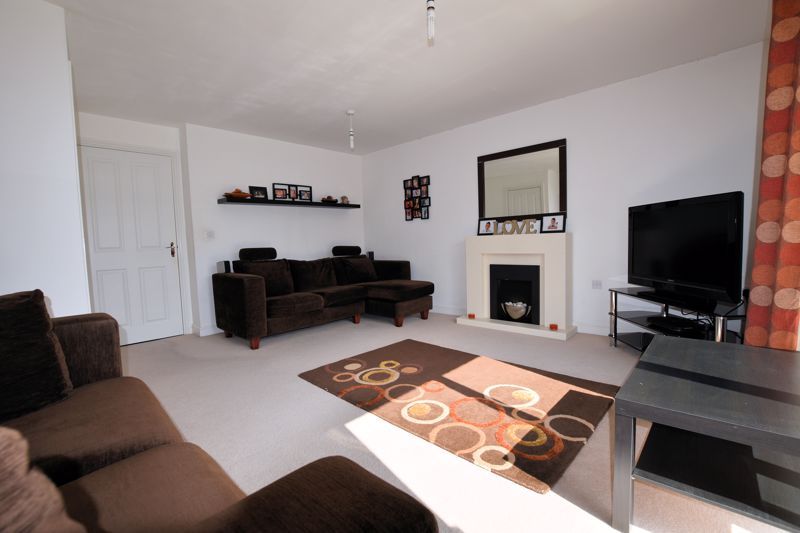 3 bed house for sale in Princes Way 3