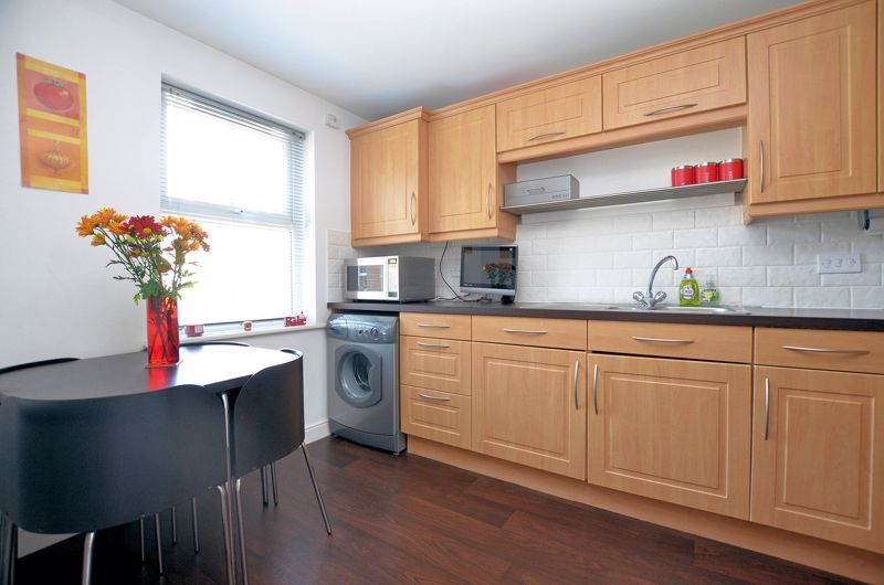 3 bed house for sale in Princes Way  - Property Image 8