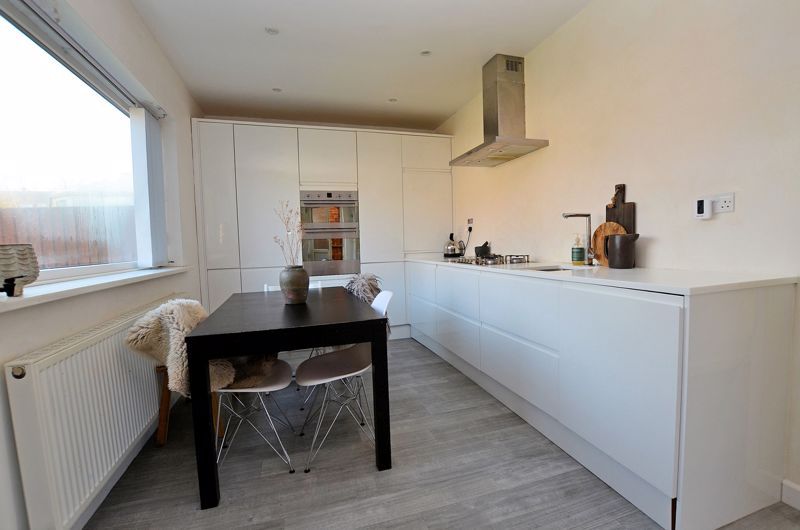 3 bed house for sale in Lansdowne Road 9