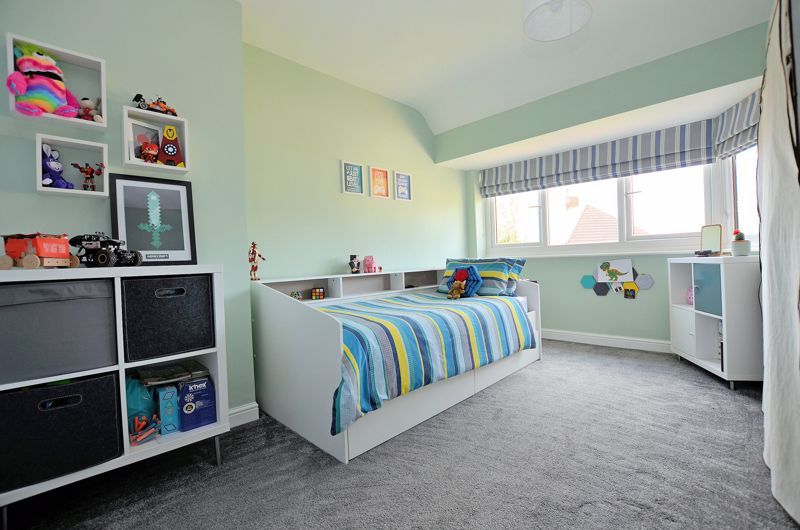 3 bed house for sale in Castle Road West 6