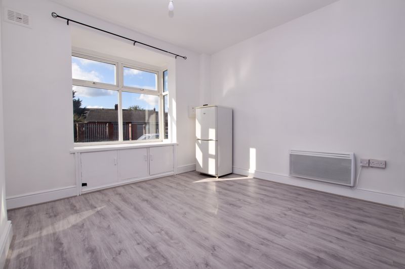 1 bed flat to rent in Barker Street 3