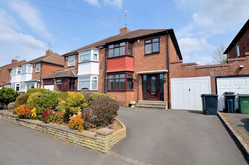 3 bed house for sale in Valley Road  - Property Image 1