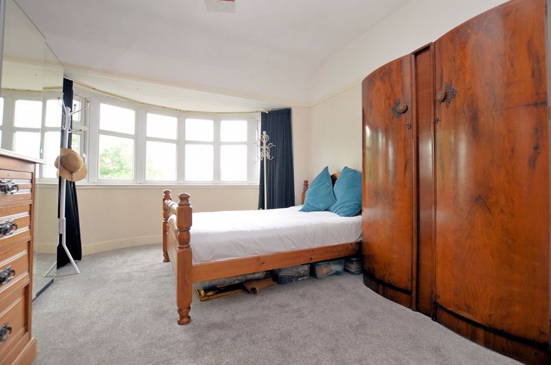 3 bed house for sale in Beverley Court Road 6