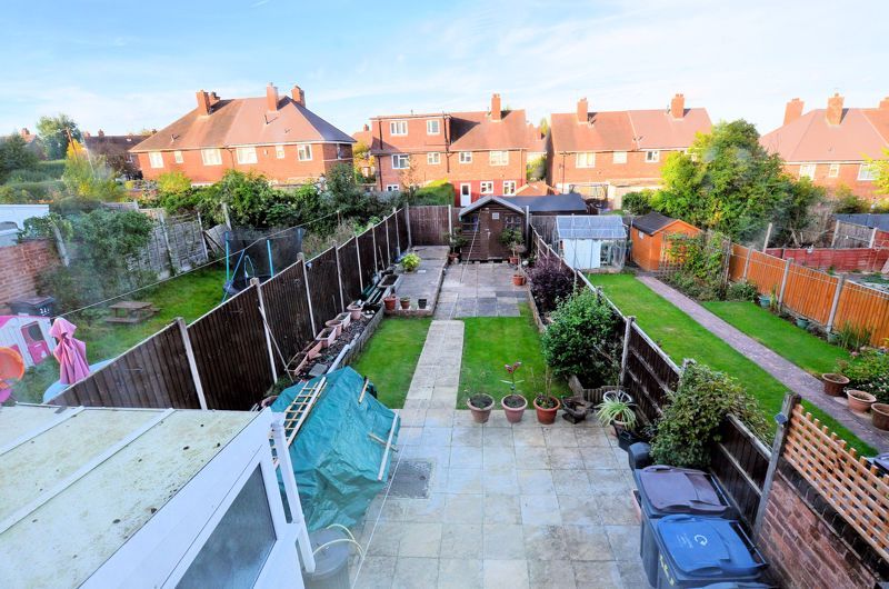 2 bed house for sale in Quinton Road West 4