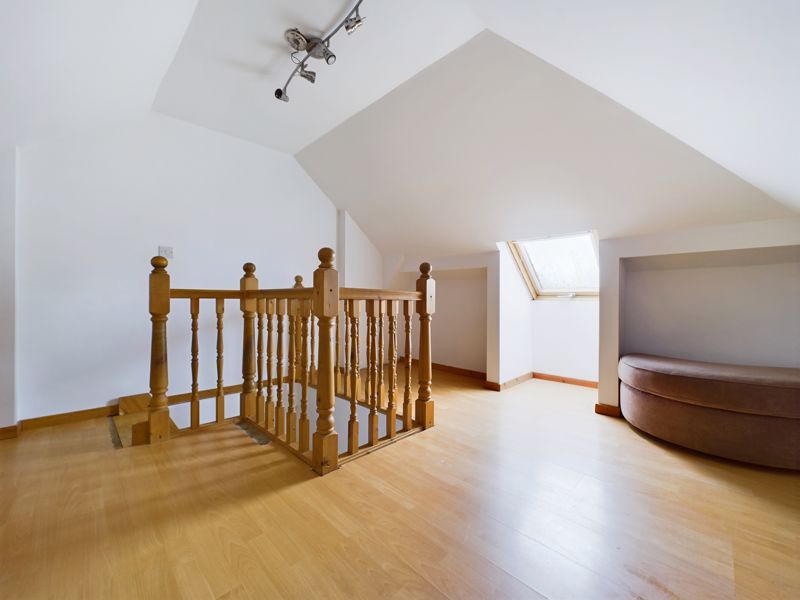 3 bed house for sale in Glyn Road 14