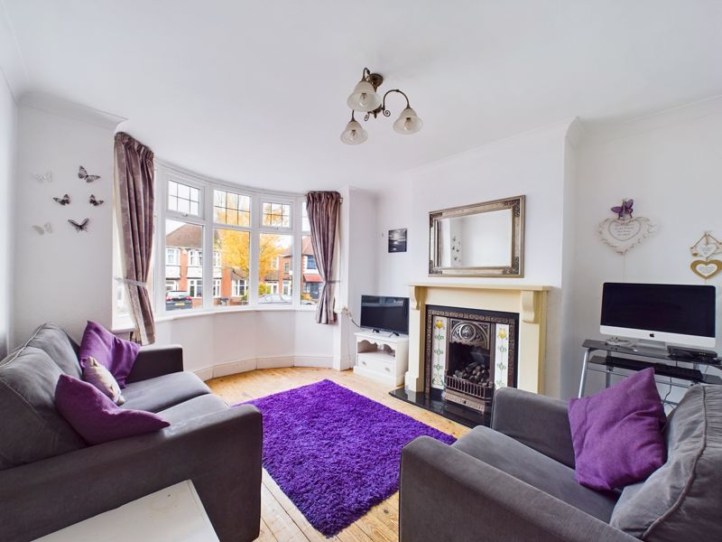 3 bed house for sale in Glyn Road 5
