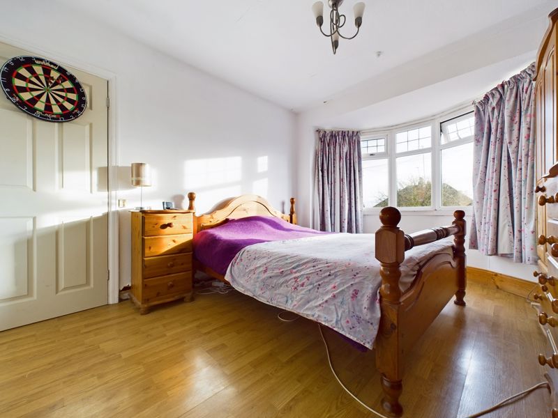 3 bed house for sale in Glyn Road 10
