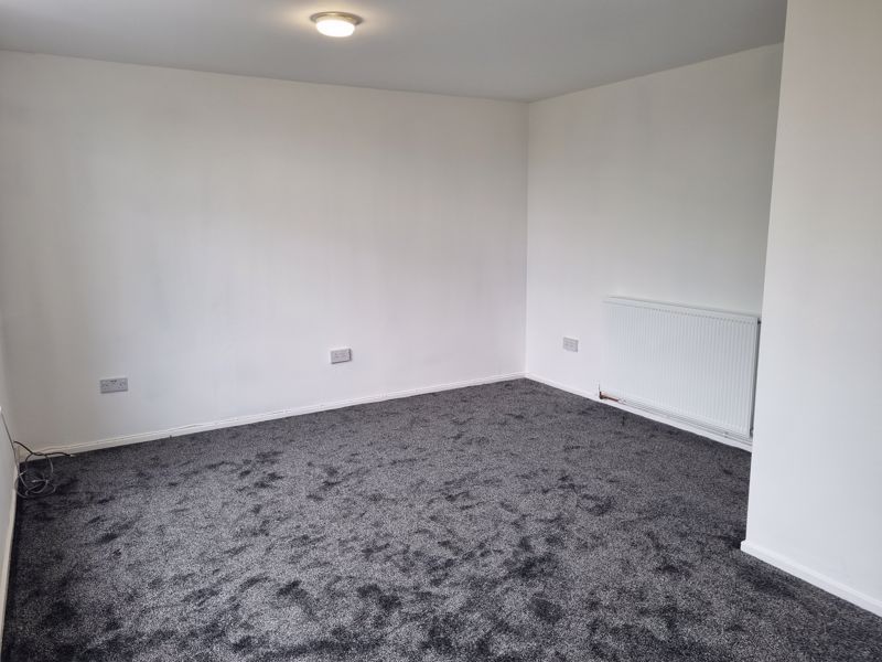 3 bed house to rent in Simmons Drive 5