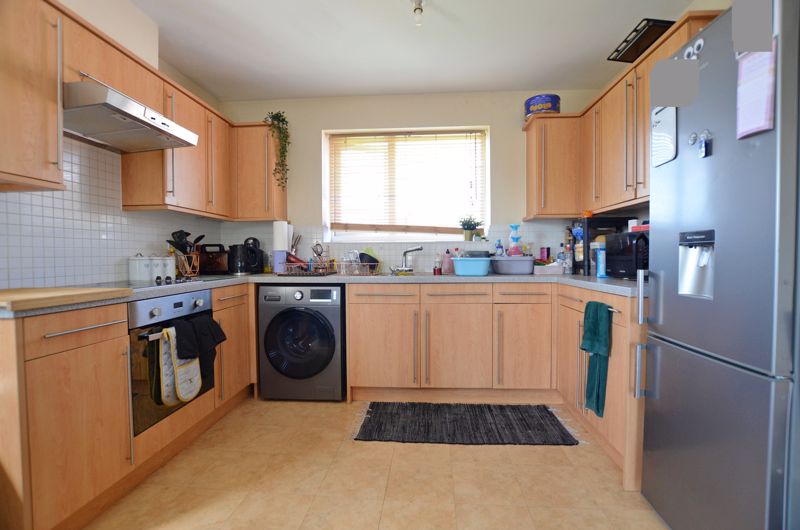 2 bed flat for sale in Kinsey Road 4