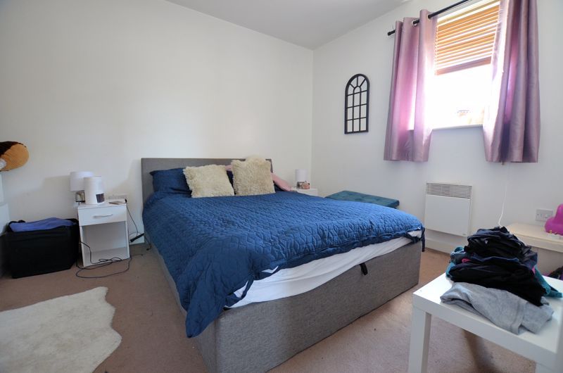 2 bed flat for sale in Kinsey Road 5