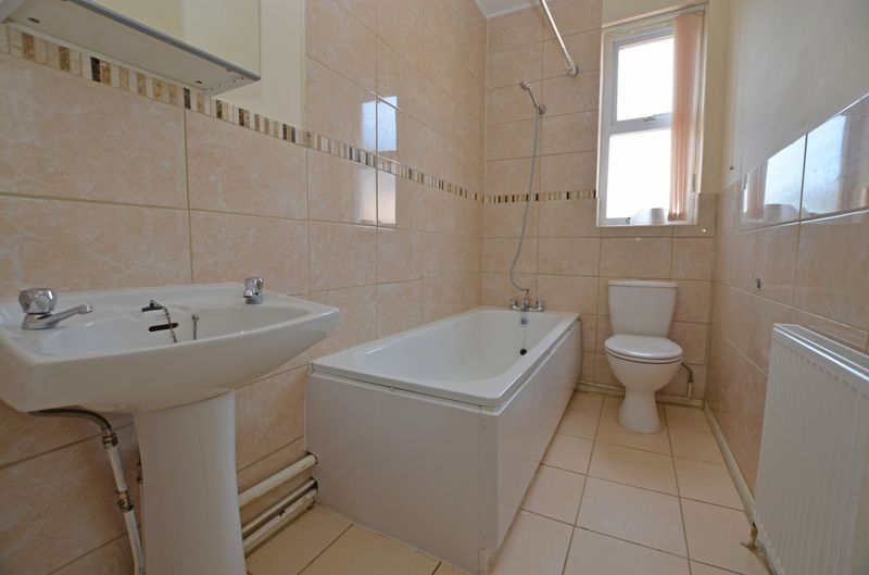 2 bed house for sale in Tiverton Grove  - Property Image 9