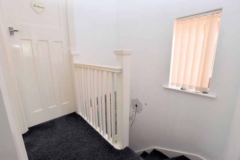 3 bed house for sale in Warwick Road  - Property Image 9