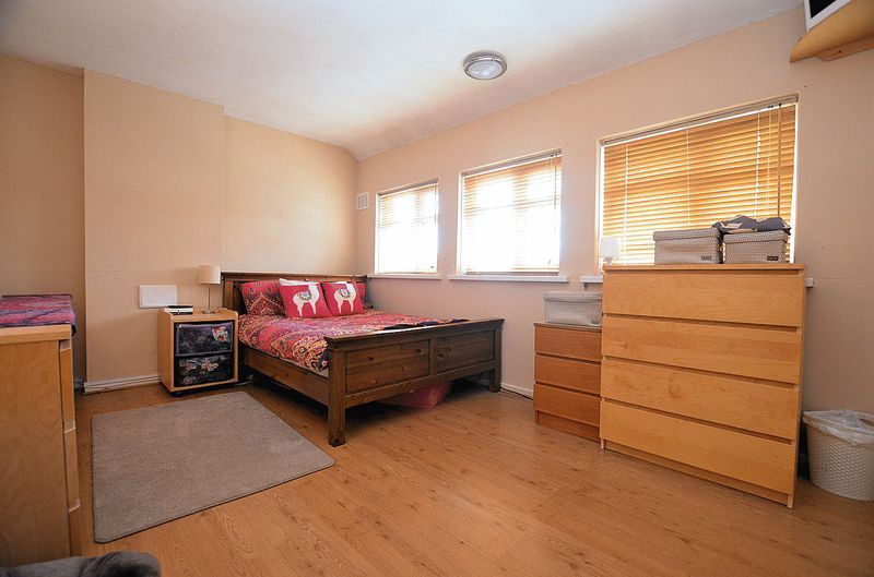 3 bed house for sale in Hernehurst  - Property Image 4