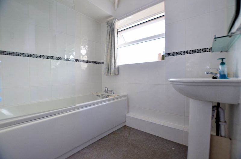 3 bed house for sale in Beverley Court Road 7