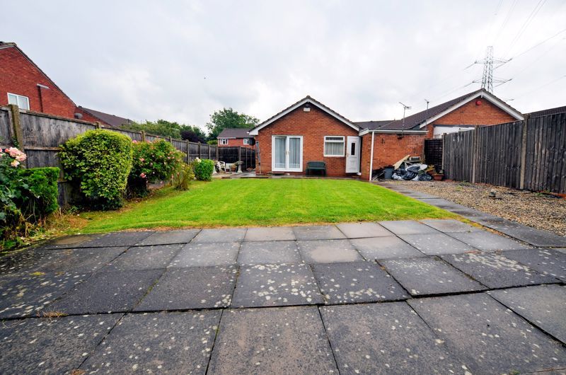 2 bed bungalow for sale in Nailers Close 9
