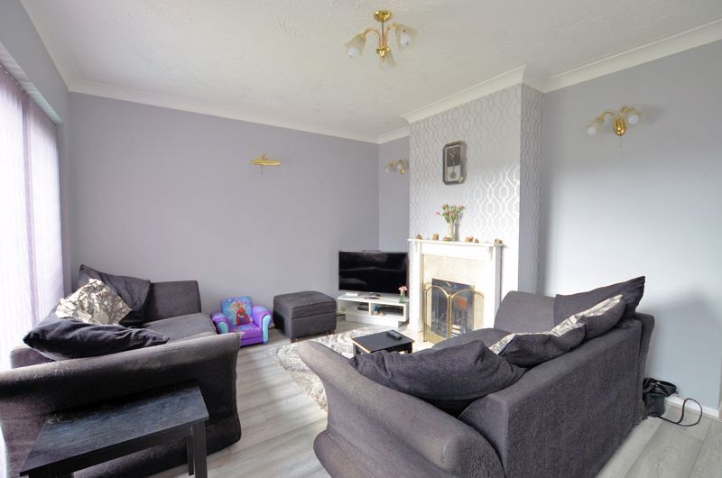 3 bed house for sale in Harvington Road 2