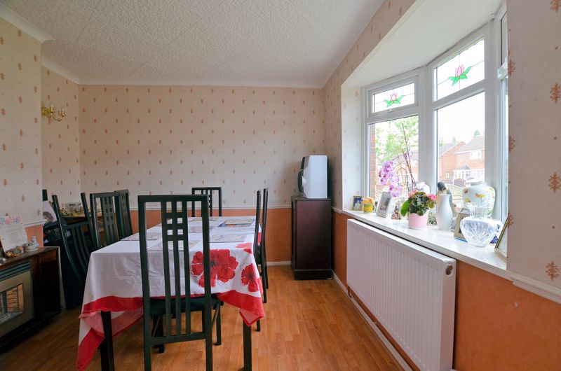 3 bed house for sale in Harvington Road  - Property Image 3