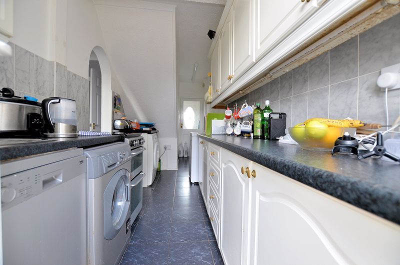 3 bed house for sale in Harvington Road  - Property Image 4