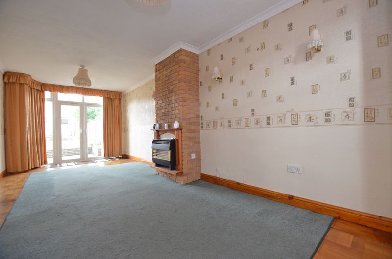 3 bed house for sale in Worlds End Lane 2