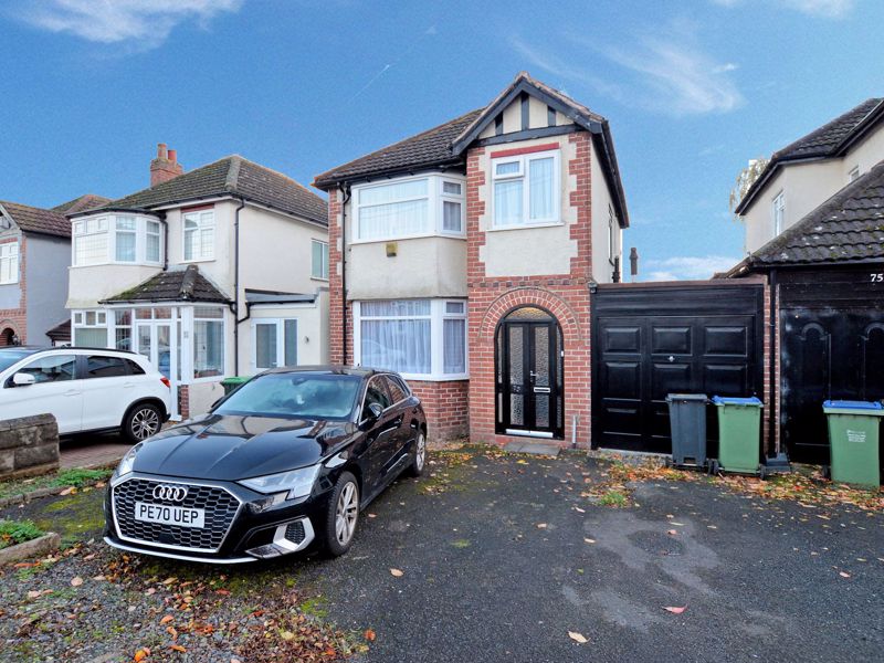 3 bed house for sale in Oak Road  - Property Image 1