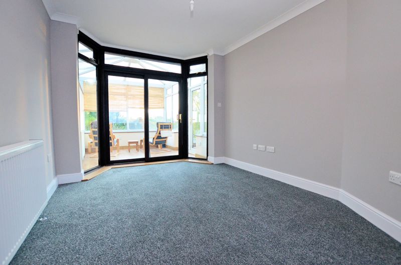 3 bed house for sale in Oak Road  - Property Image 13