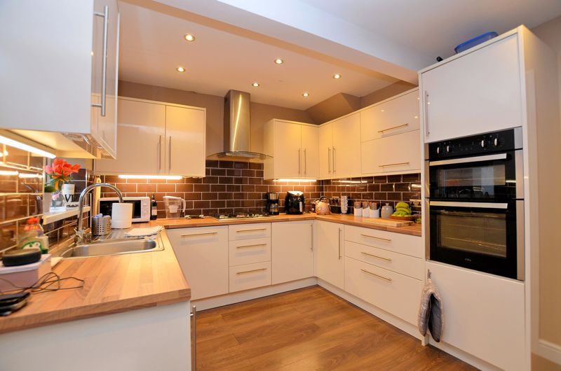 3 bed house for sale in Regent Road 11