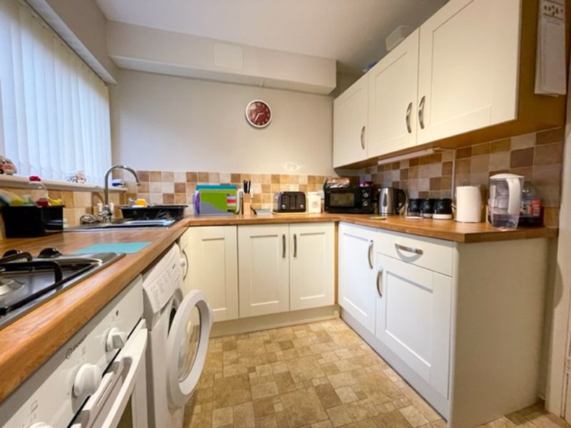 1 bed flat for sale in Leicester Close 6