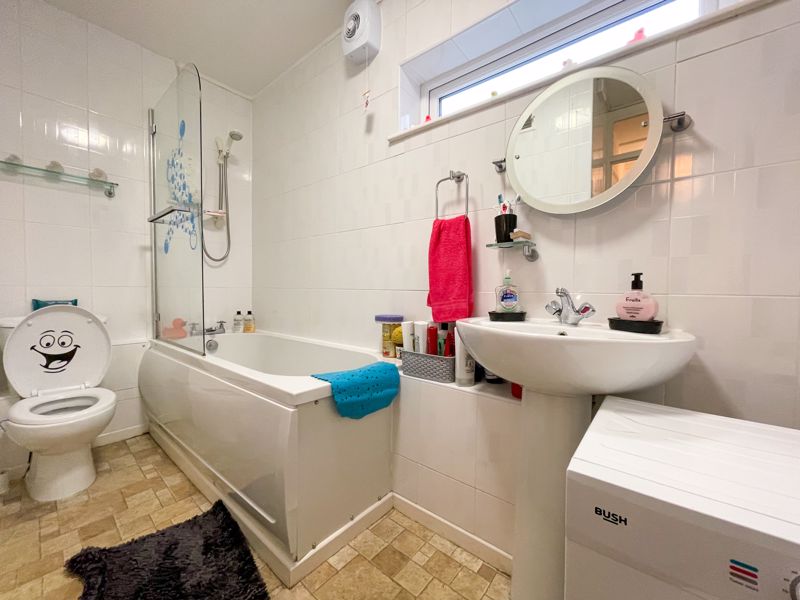 1 bed flat for sale in Leicester Close  - Property Image 9