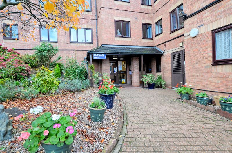 2 bed flat for sale in Sandon Road 19