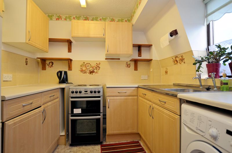 2 bed flat for sale in Sandon Road 3