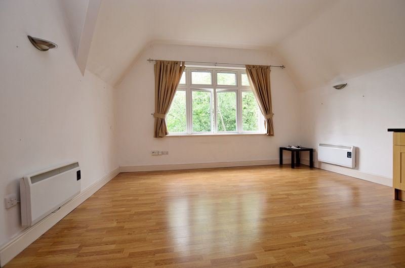 2 bed flat for sale in 35 Portland Road  - Property Image 2