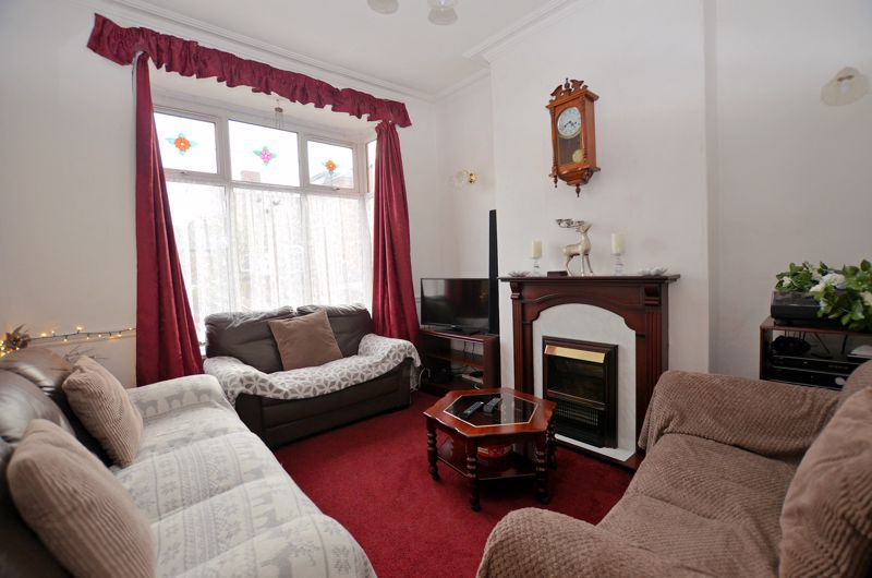 3 bed house for sale in Long Hyde Road  - Property Image 2