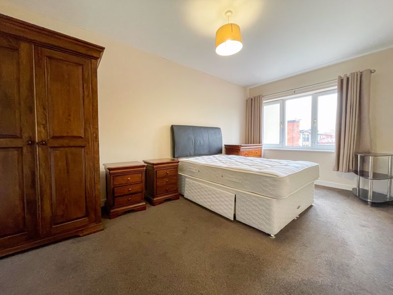 2 bed  for sale in Queensridge Court, Queensway 7