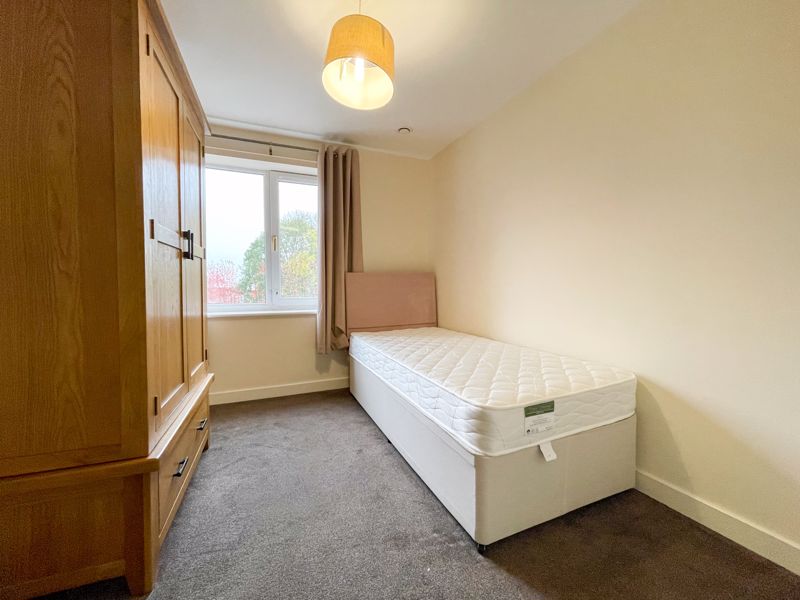 2 bed  for sale in Queensridge Court, Queensway 9